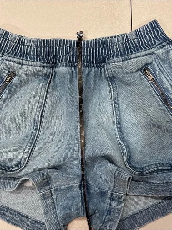 Aerie Women’s Casual Light Wash Denim Mid Rise Elastic Waist Size XS Shorts - Picture 7 of 8